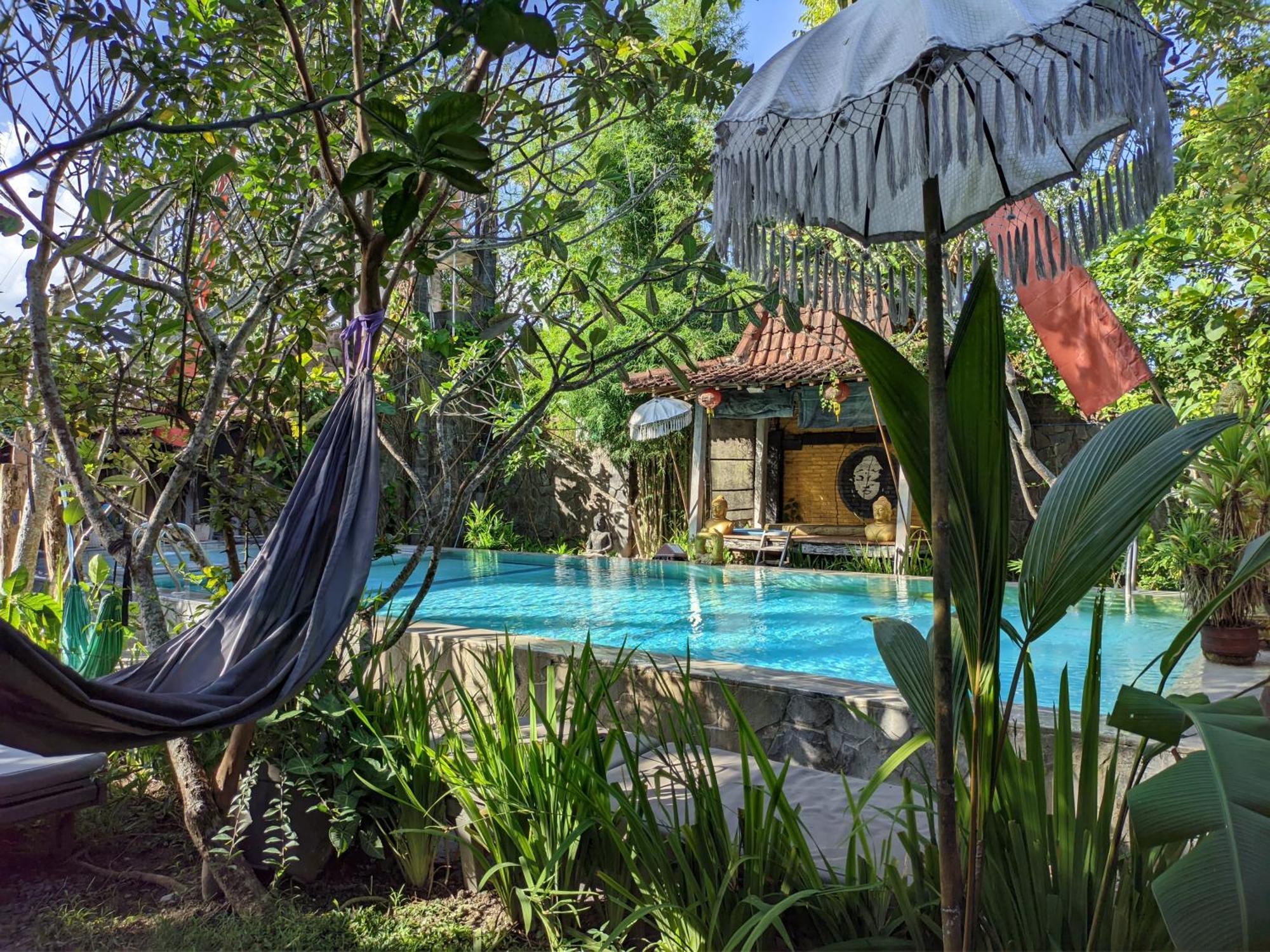 Astuti Gallery Homestay Yogyakarta Exterior foto