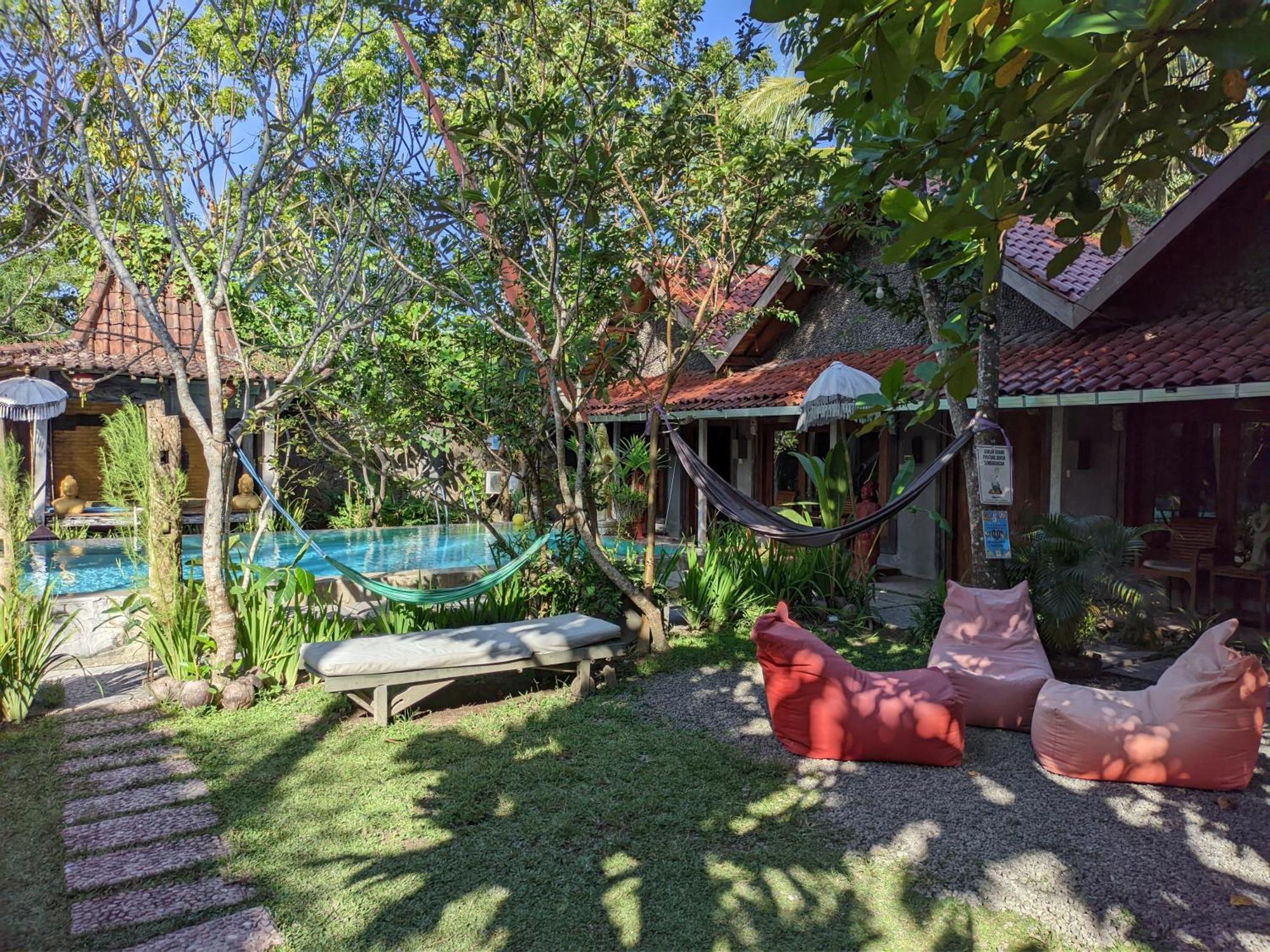 Astuti Gallery Homestay Yogyakarta Exterior foto