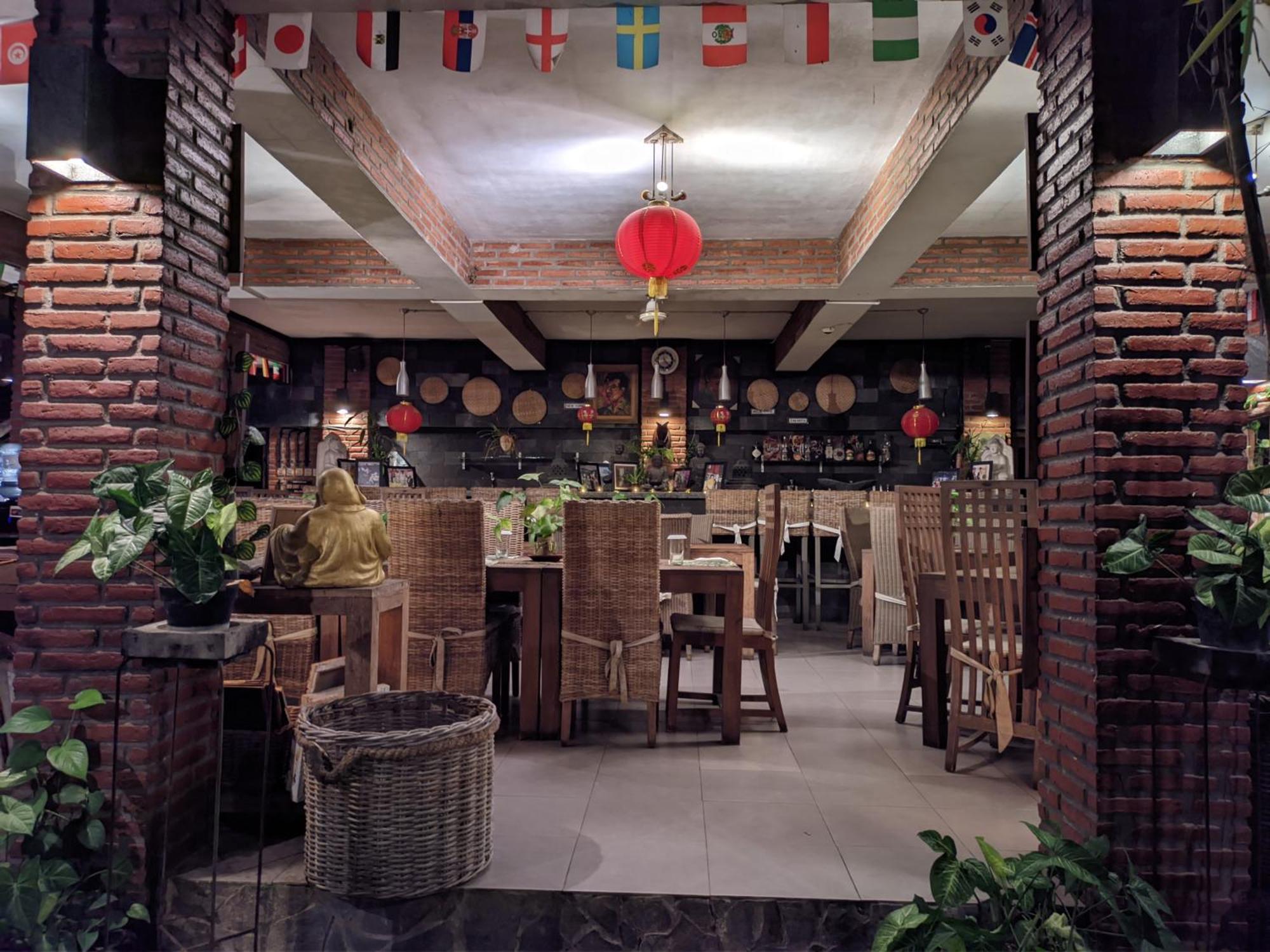 Astuti Gallery Homestay Yogyakarta Exterior foto