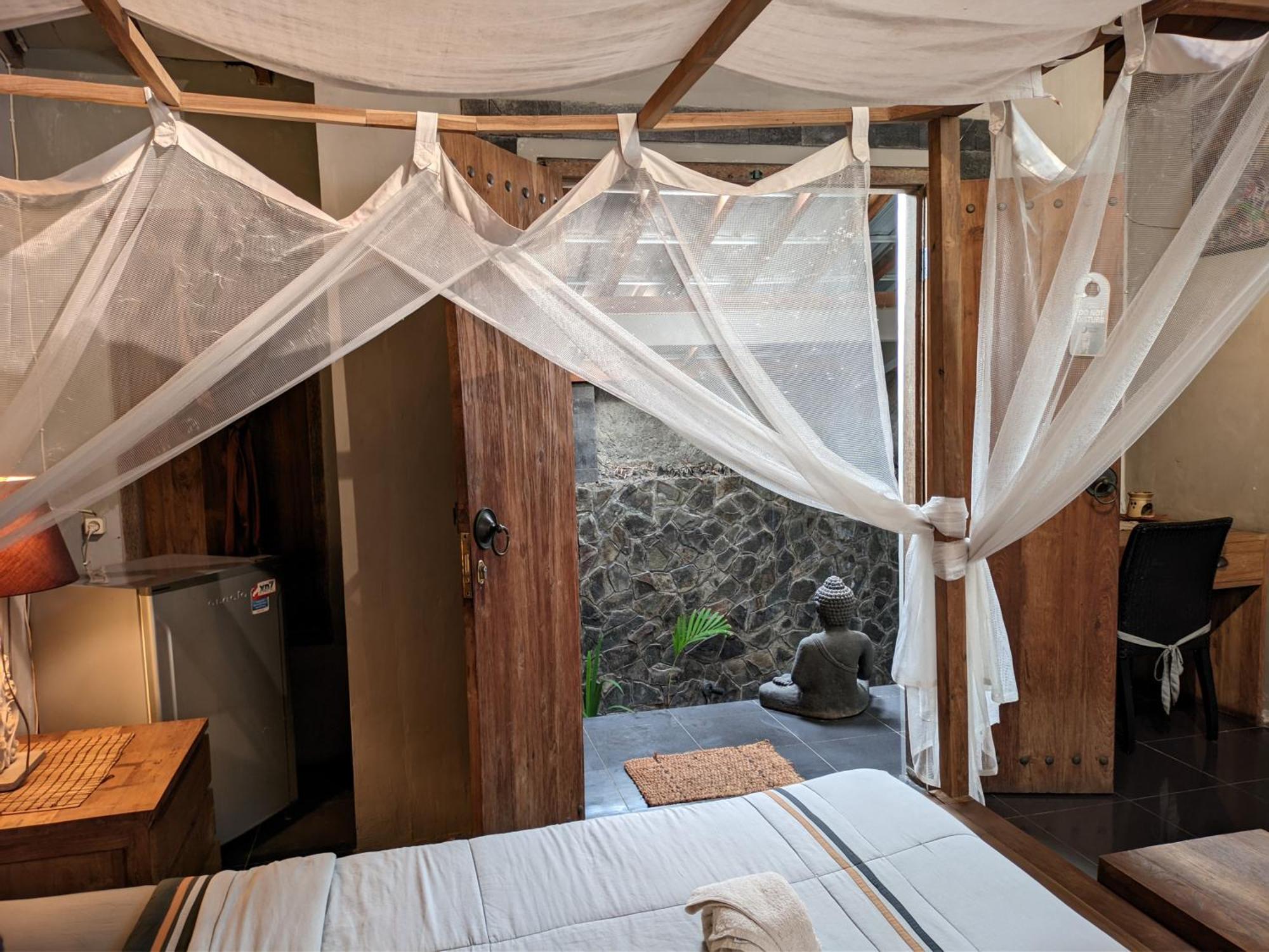 Astuti Gallery Homestay Yogyakarta Exterior foto