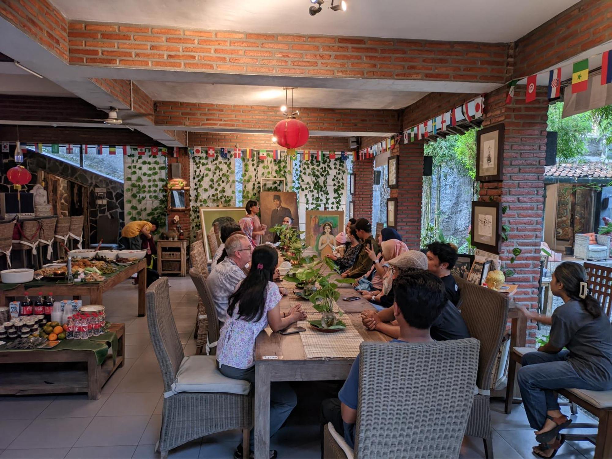 Astuti Gallery Homestay Yogyakarta Exterior foto
