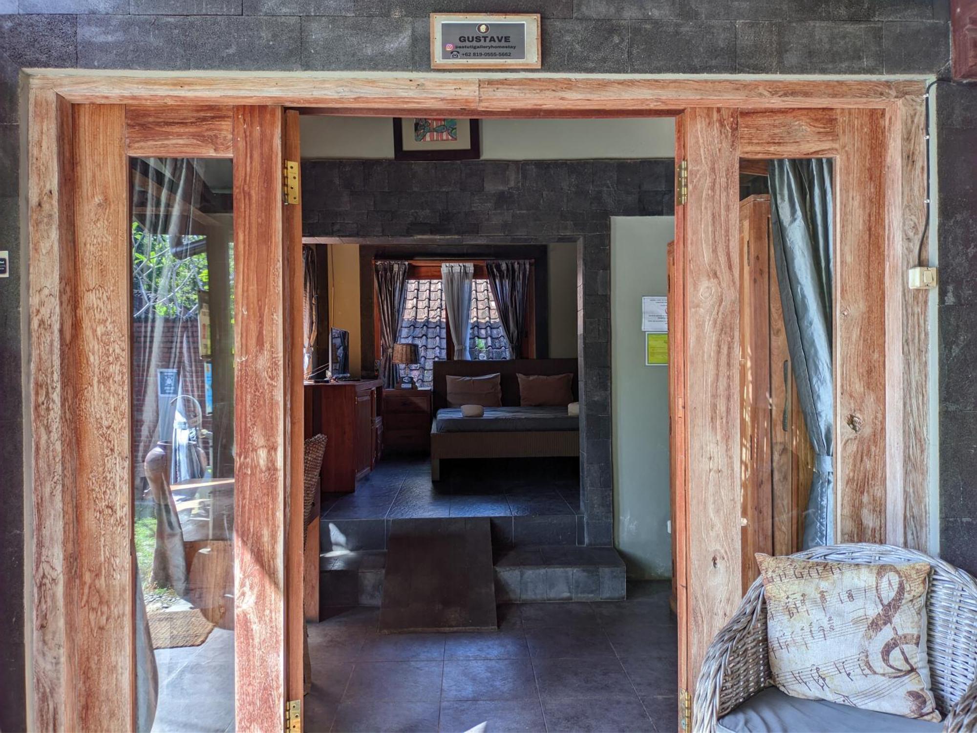 Astuti Gallery Homestay Yogyakarta Exterior foto