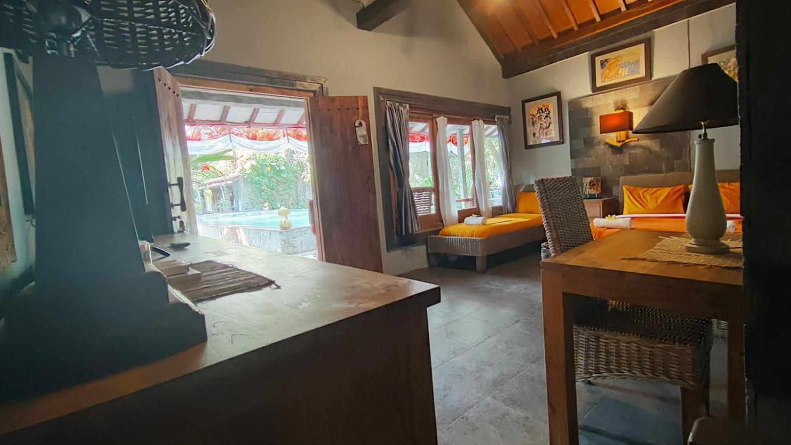 Astuti Gallery Homestay Yogyakarta Exterior foto
