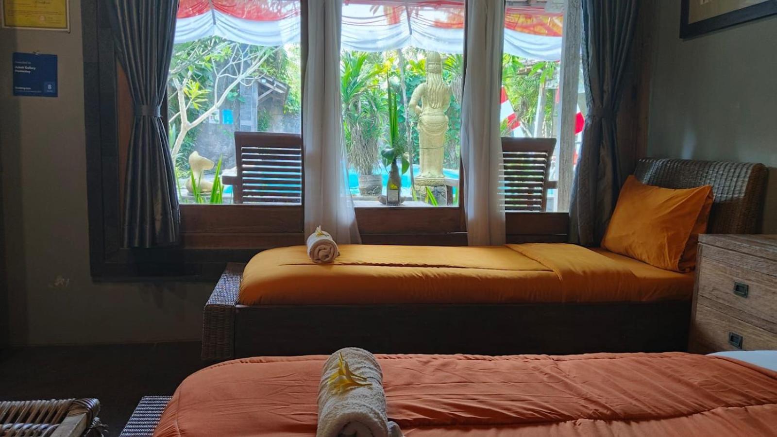 Astuti Gallery Homestay Yogyakarta Exterior foto