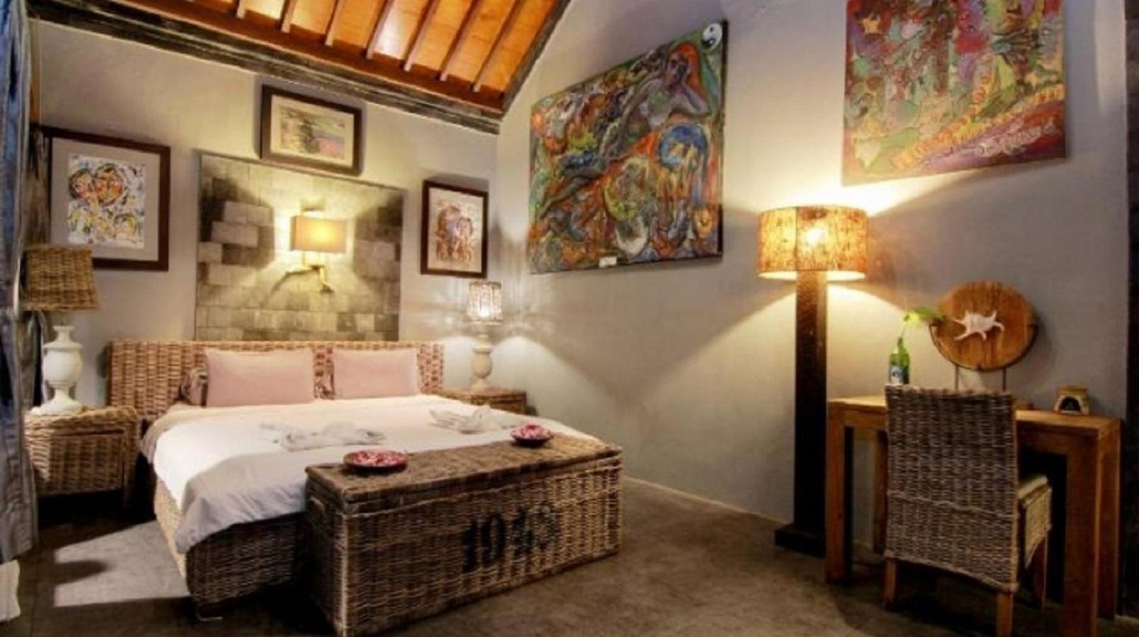 Astuti Gallery Homestay Yogyakarta Exterior foto